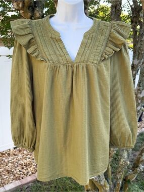 Wonderly Olive Green Gauze Blouse Ruffle V-Neck Boho Top Medium
